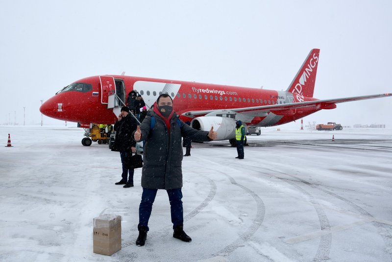 Суперджет Омск ред Вингс