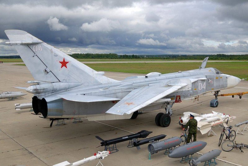 Фронтовой бомбардировщик Су-24м