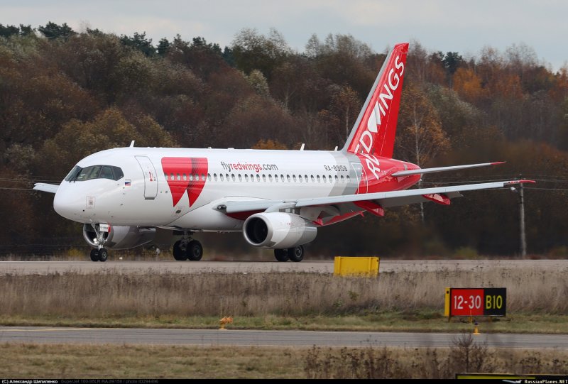 Sukhoi Superjet 100 Red Wings
