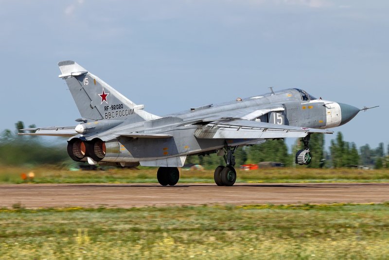 Фронтовой бомбардировщик Су-24м2