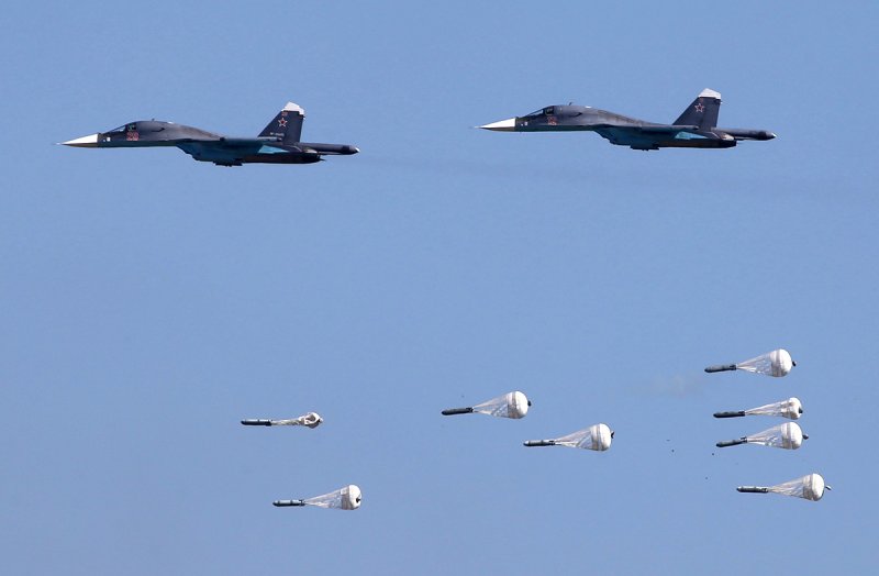 Су 34 бомбит Сирию