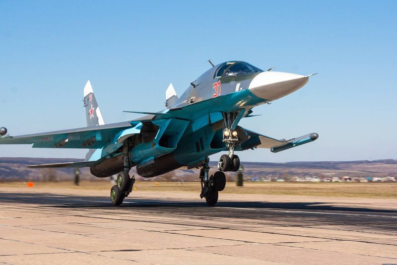 Су-34 бомбардировщик