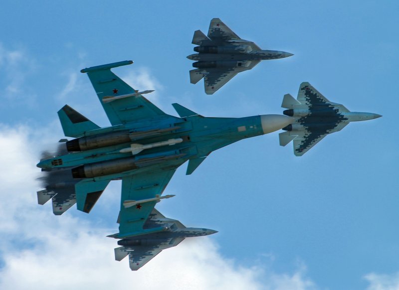 Истребитель-бомбардировщик Су-34