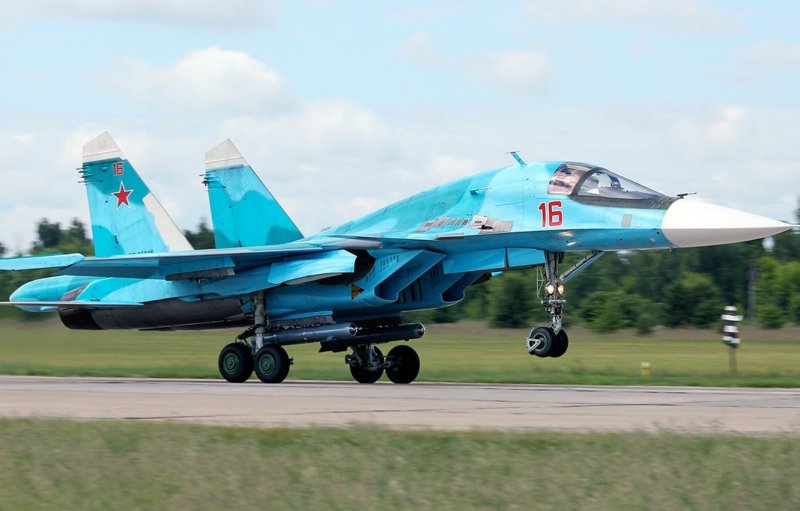 Су-34 бомбардировщик утенок
