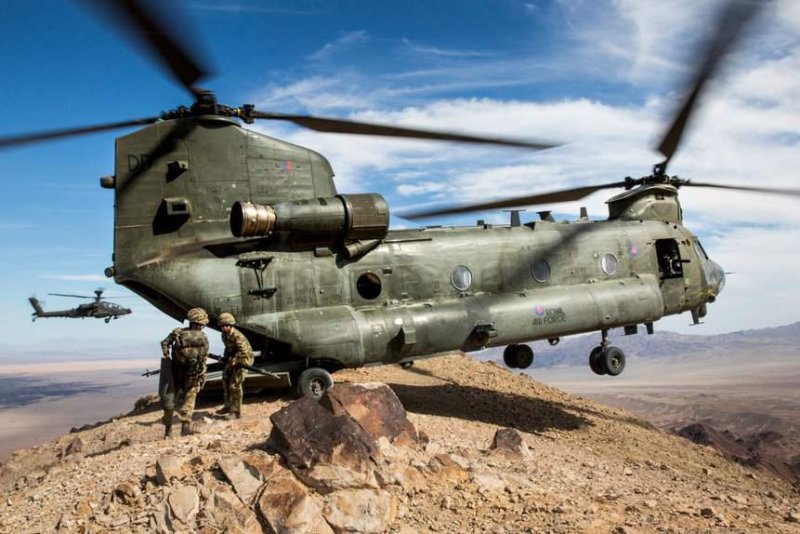 Вертолет Ch-47 Chinook ВВС Ирана