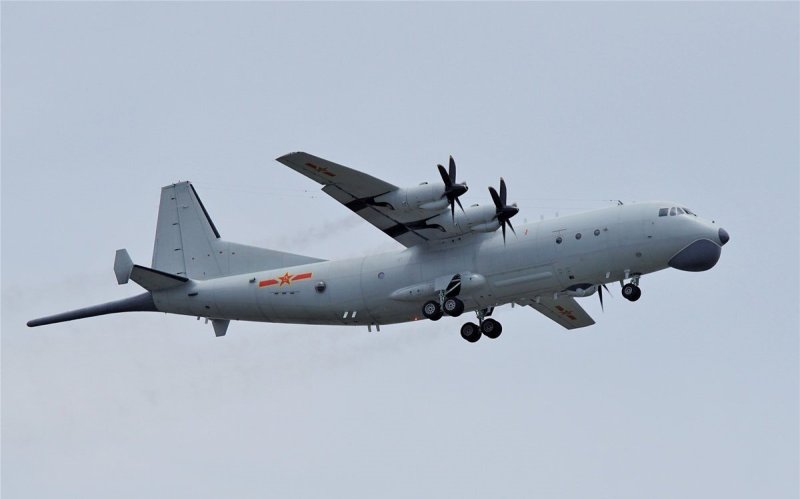 Противолодочный самолет y-8