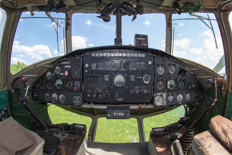 Ми-10 вертолет кабина