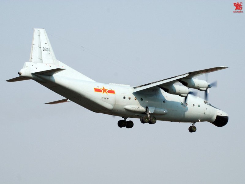 Shaanxi y-8 самолет