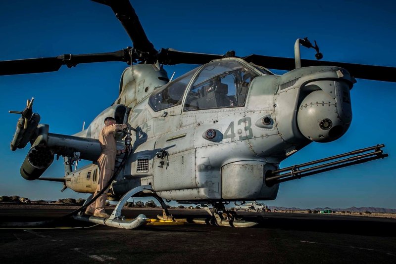 Вертолет Ah-1z Viper