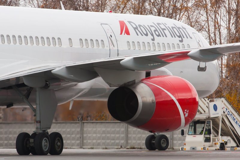 Royal Flight RL 7704
