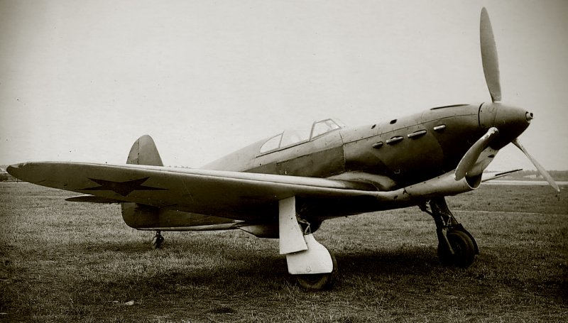 Як-1б истребитель