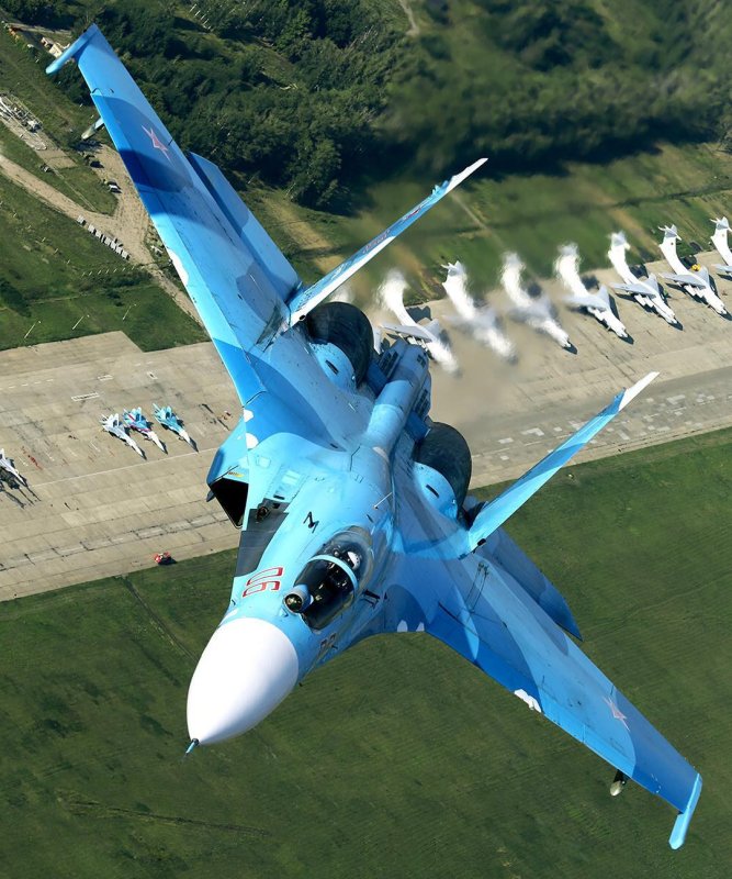 Самолет Су 27