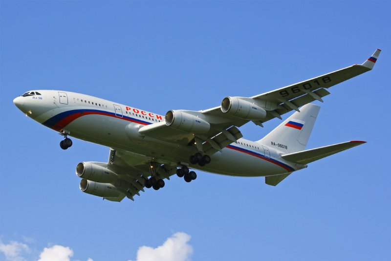 Самолёт летит в Россию