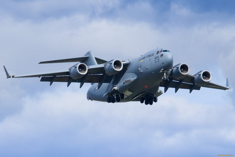 Самолет c-17 Globemaster III