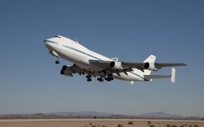 Транспортный самолет Боинг 747