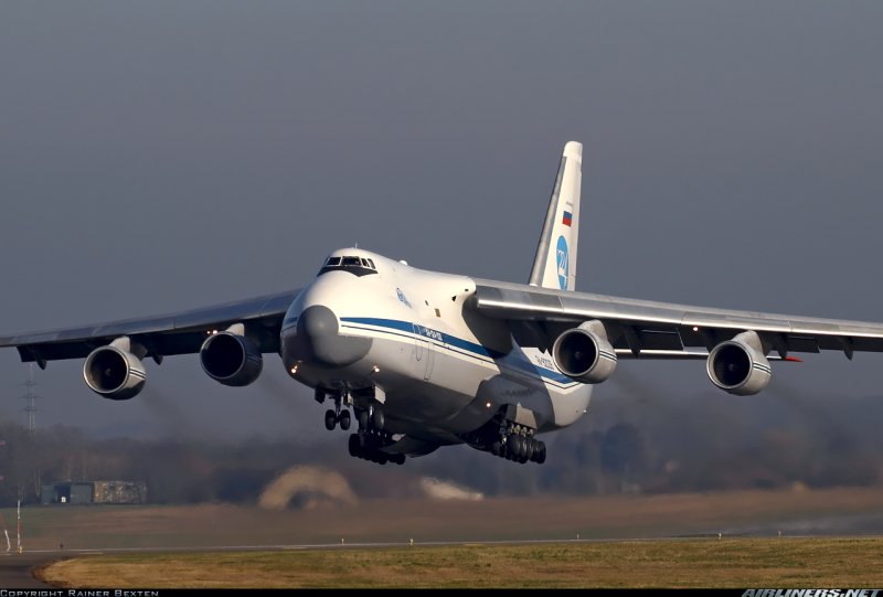 АН-124 на взлете