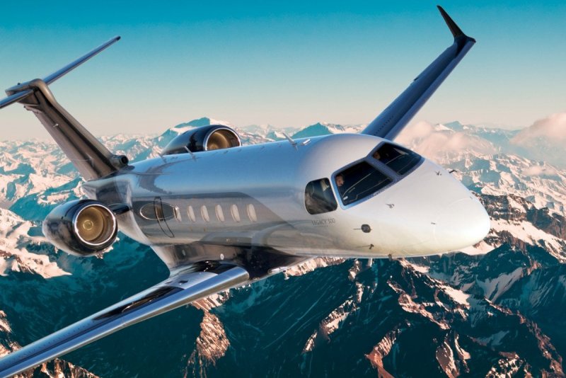 Embraer Legacy 500 Джеки Чан