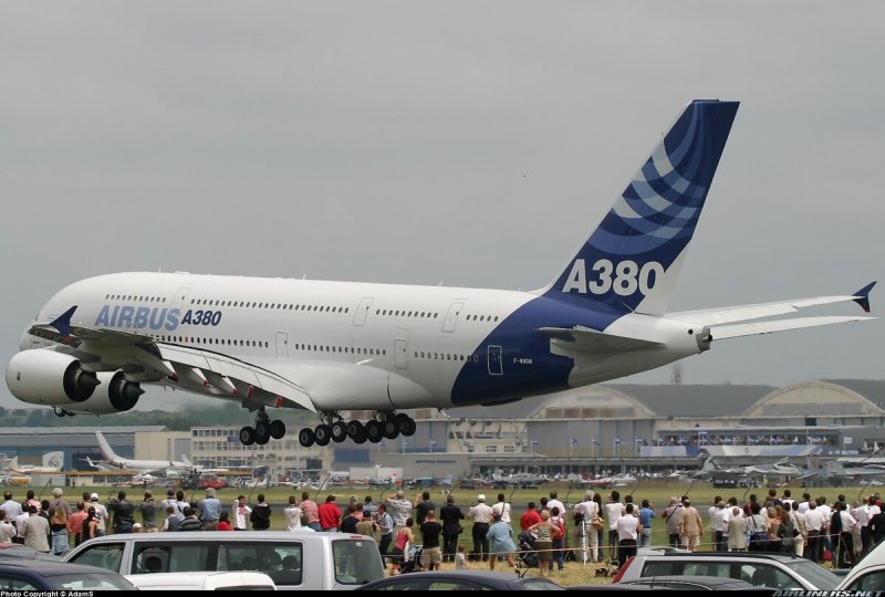 Двухэтажный Airbus a380