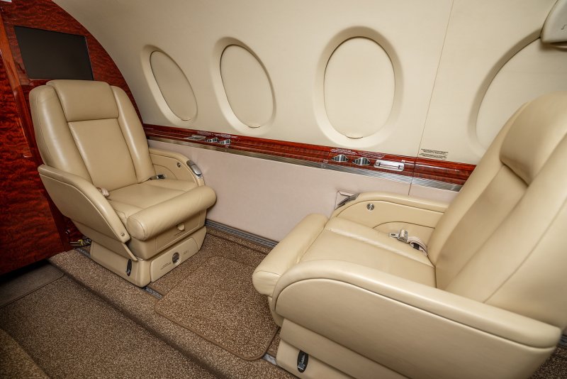 Самолет Hawker 750