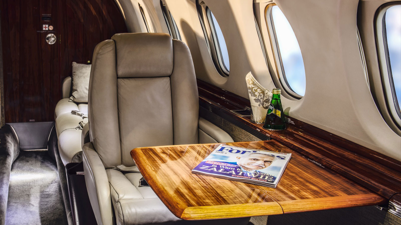 Hawker 750 салон