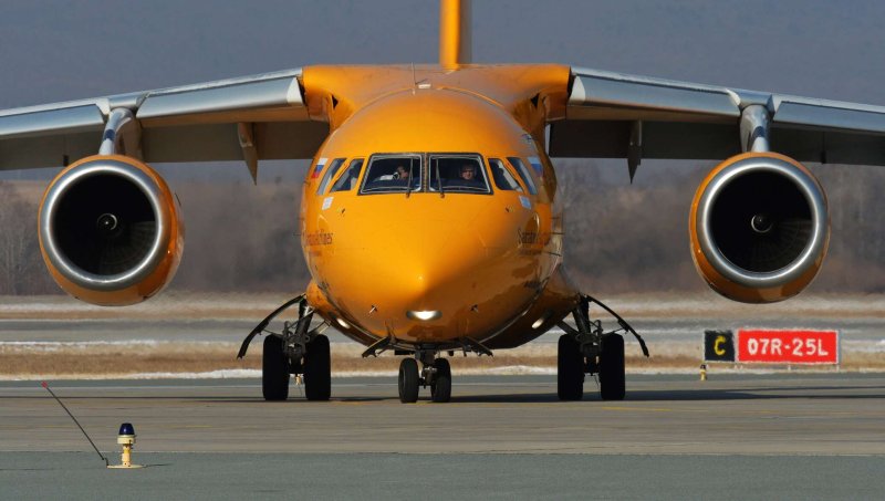 АН 148 100 Саратовские авиалинии
