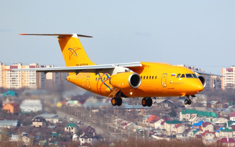 Самолет АН 148 Саратовские авиалинии
