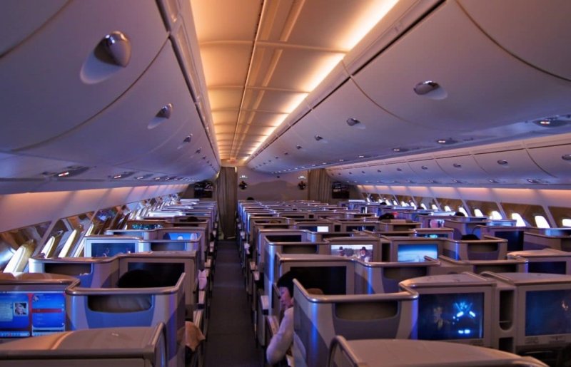 Самолет Emirates a380 салон