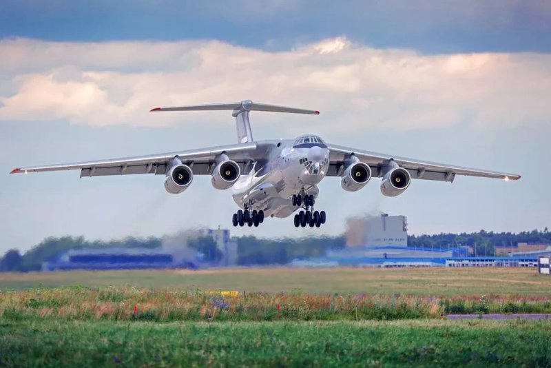 Ил-76 военно-транспортный самолёт