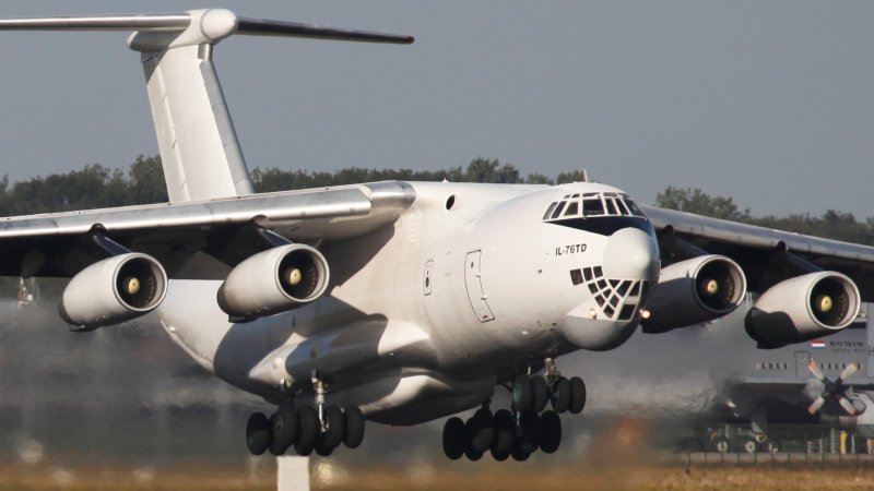 C-17 Globemaster и ил-76