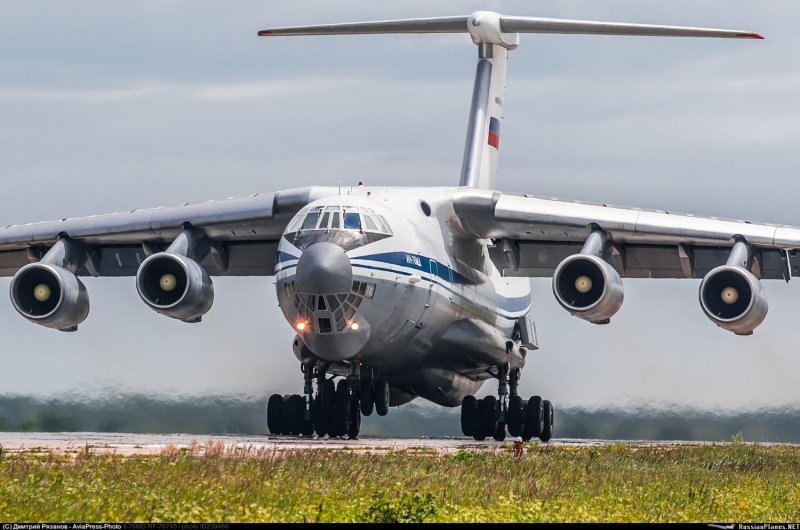 Ил-76мд-90а десантирование