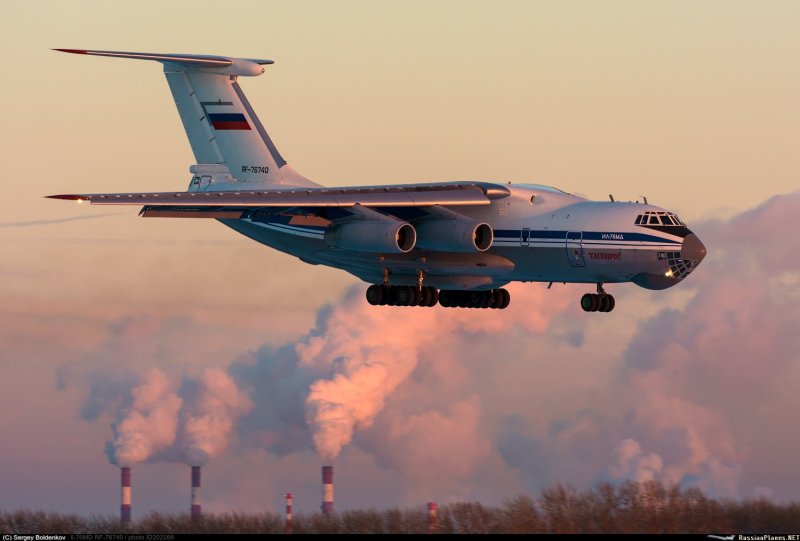 Ил-76 военно-транспортный