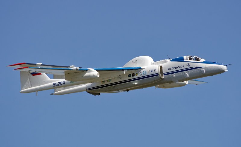 Самолёт геофизика м-55