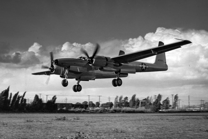 Говард Хьюз XF-11