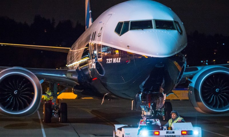 737 Max 7