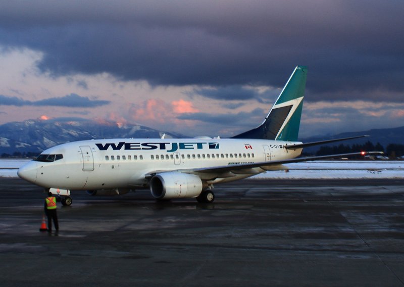 Б737 600