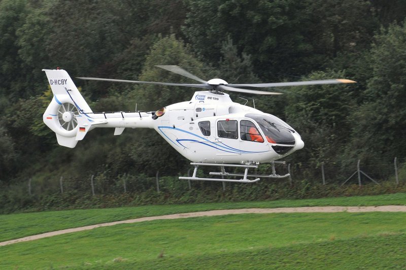 Ec135 вертолет