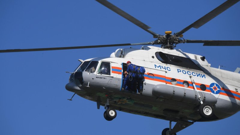 Санитарный вертолет ми-8