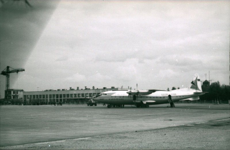 АН 10 аэропорт Хабаровск