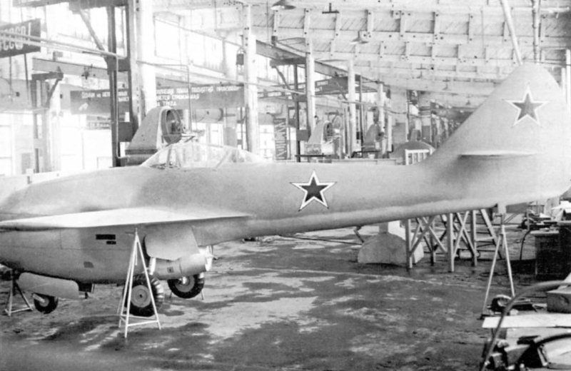 Истребитель ла-152 («152»)