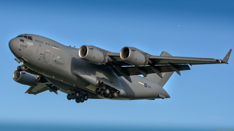 Boeing c-17 Globemaster 3 танки