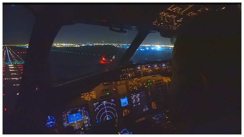 Взлёт Боинга 747 из кабины пилота
