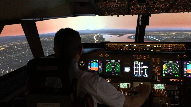 Кабина Боинг 737 ночью