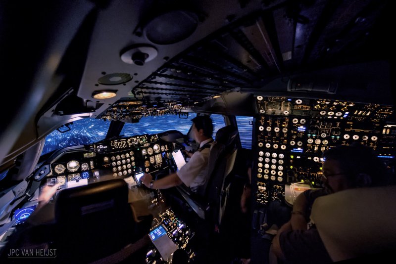 Кабина пилота Боинг 747