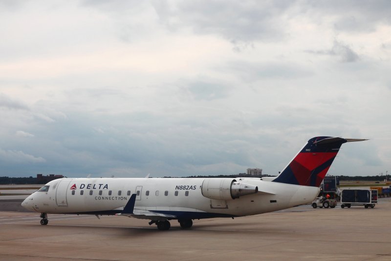 Bombardier crj200 туалет