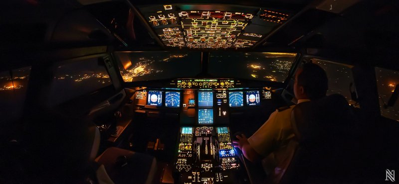 Боинг 737 кабина пилотов гроза
