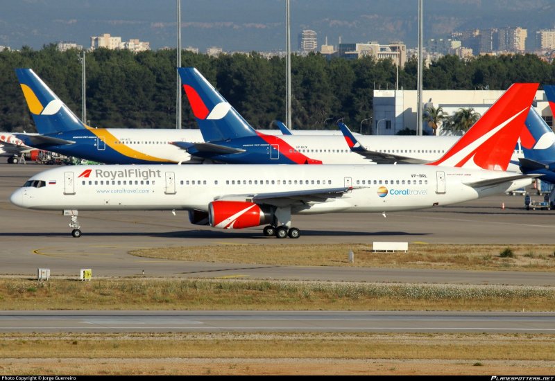 757 200 Роял Флайт