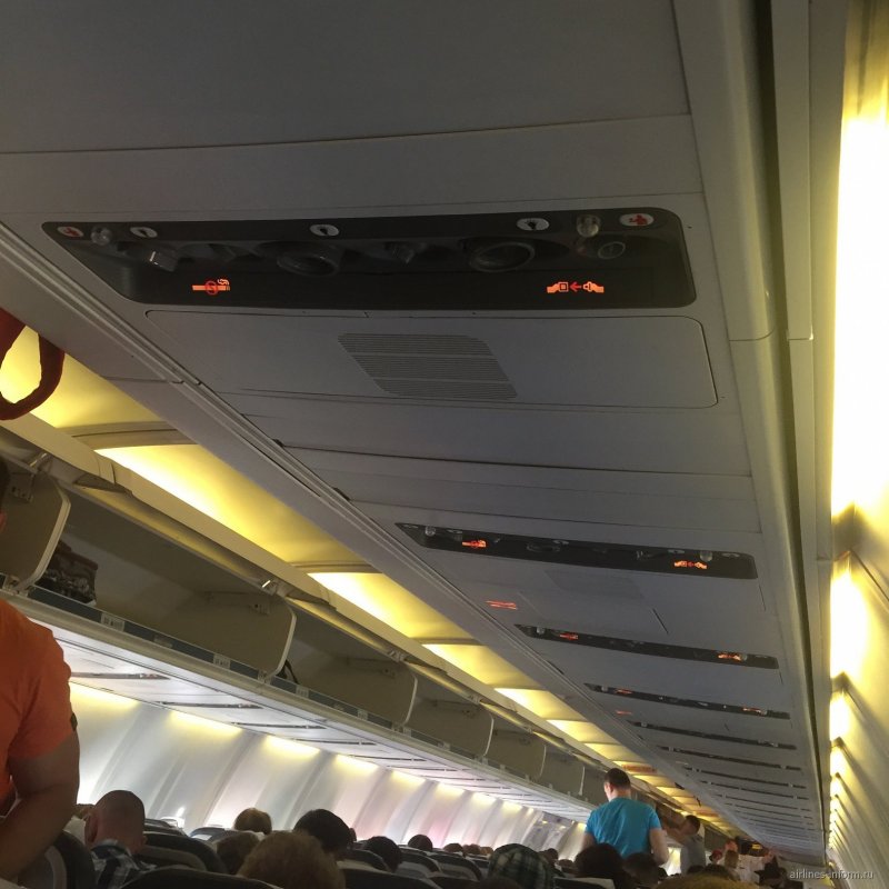 Самолет Боинг 757-300 Роял Флайт кабина пилотов