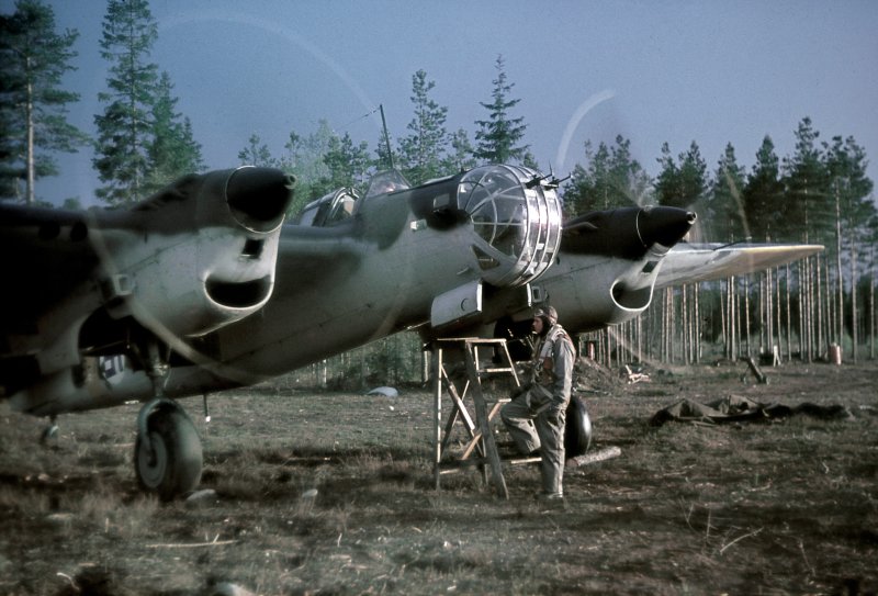 Сб-2 бомбардировщик