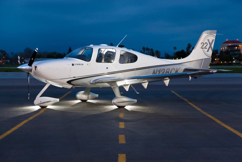 Cirrus aircraft sr22