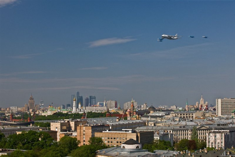 Над городом Москва